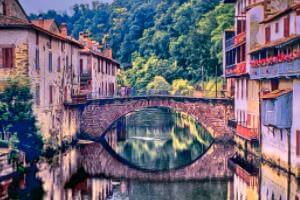 高能对决：女子足球比赛争奇斗艳